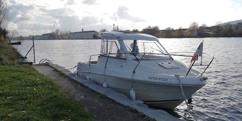 1O1vW4-auto-bateau-ecole-plaisance.jpg