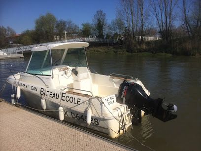 23XLYh-bateau-ecole-nicolas-permis-bateau-bordeaux.jpg