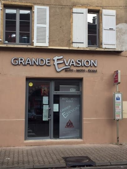 7T03I5-auto-ecole-grande-evasion.jpg