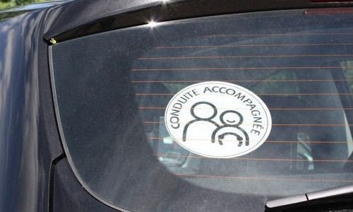 Disque électrostatique pour la conduite accompagnée