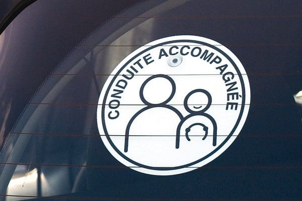 Disque avec ventouse pour la conduite accompagnée