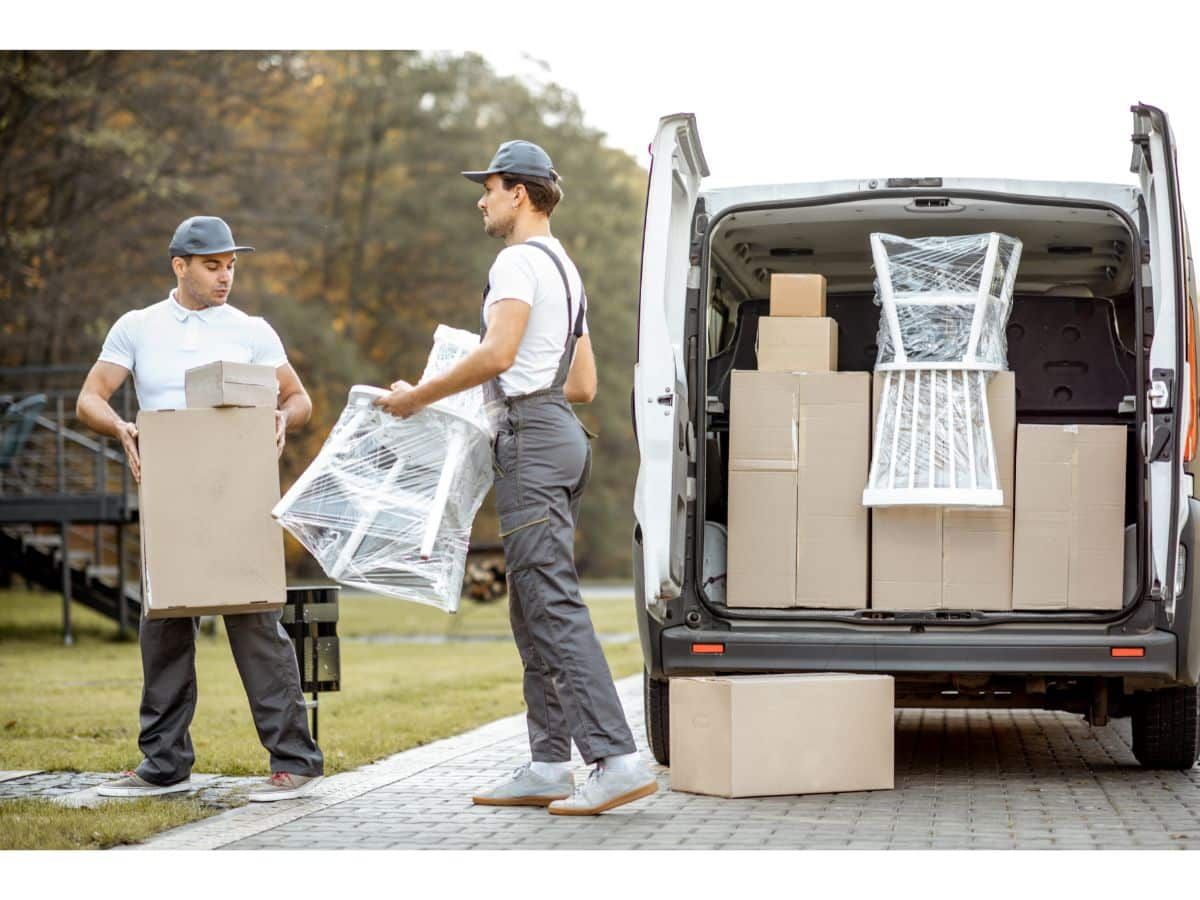 Les règles de la conduite pour les travailleurs de la livraison