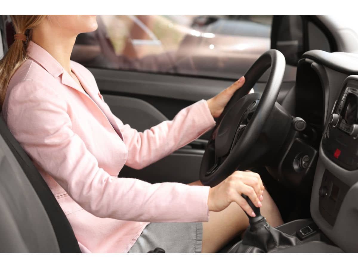 Comment conduire une voiture manuelle ?