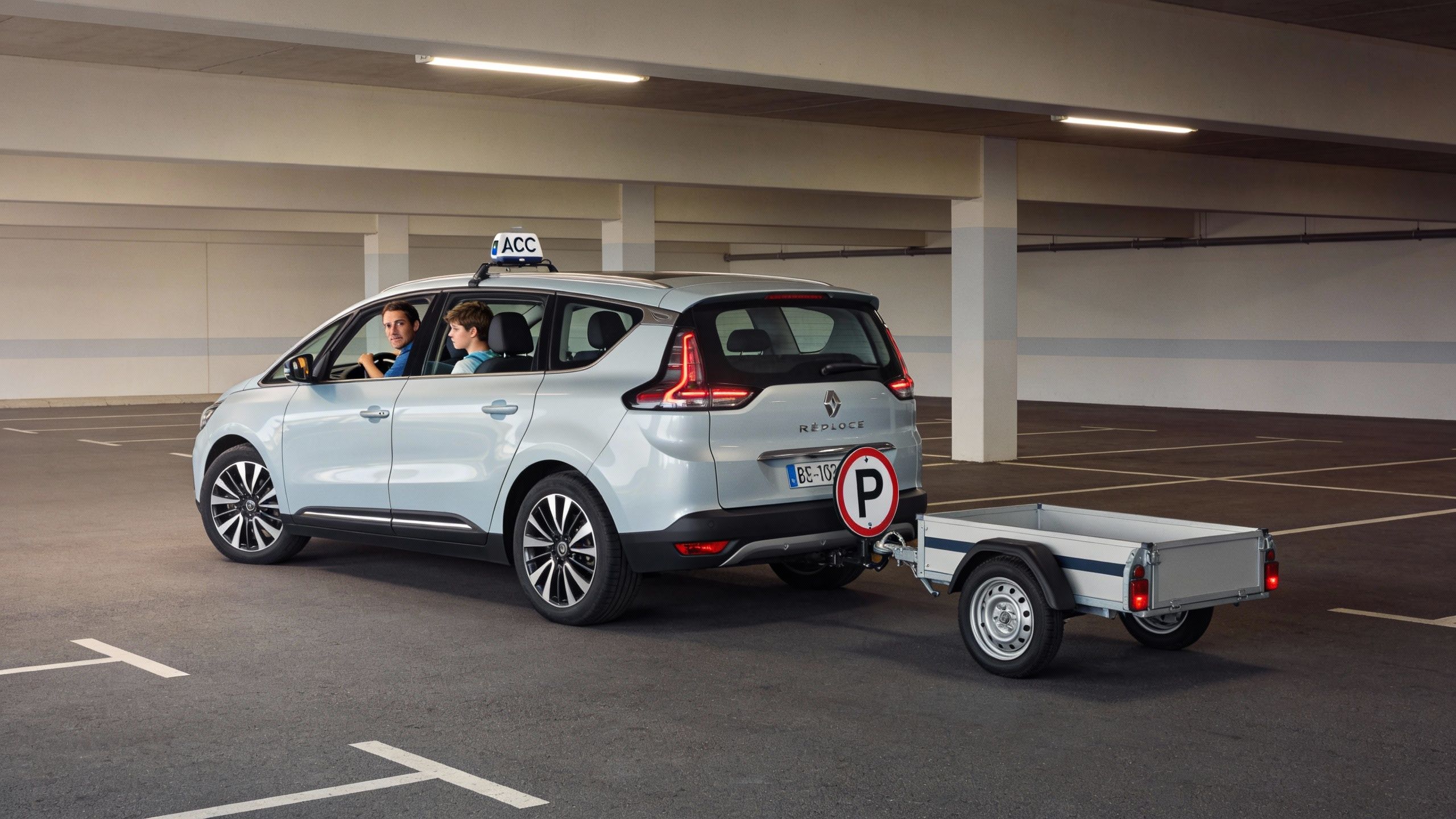 Peut-on tracter une remorque en conduite accompagnée ? Ce que dit la loi