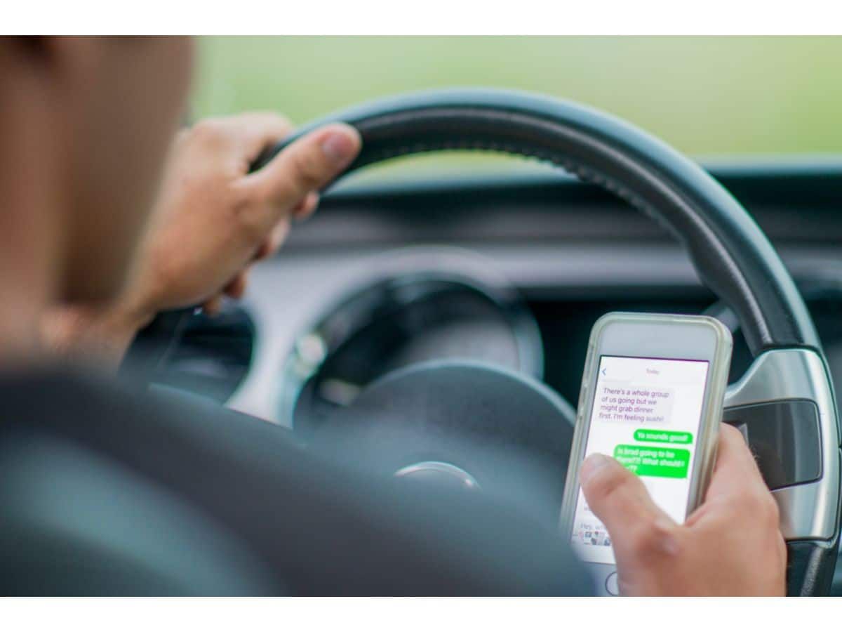 Comment gérer les distractions en conduisant ?